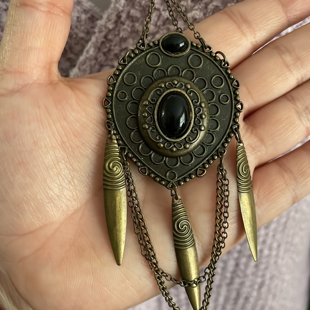 large necklace - Picture 3 of 4